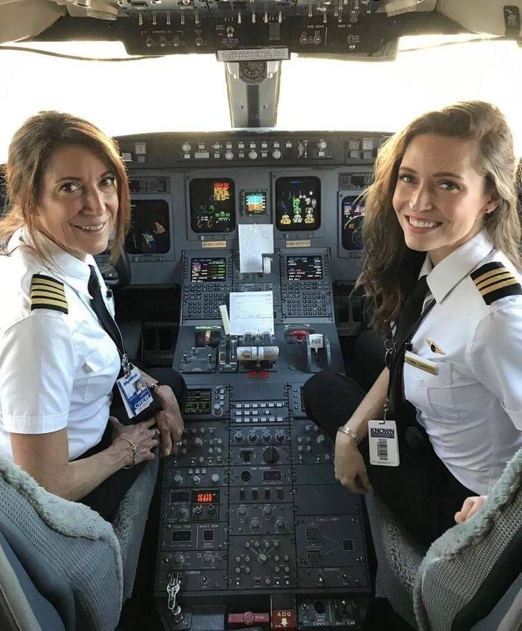 Первые в истории первый и второй пилоты, которые приходятся друг другу мамой и дочерью