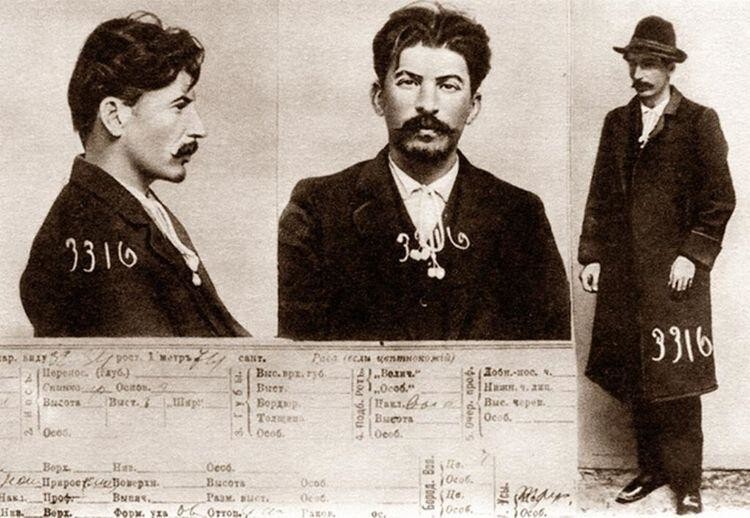 Фото регистрационной карты заключенного Иосифа Джугашвили (Сталина) в петербургском охранном отделении. Российская империя, 1911 год