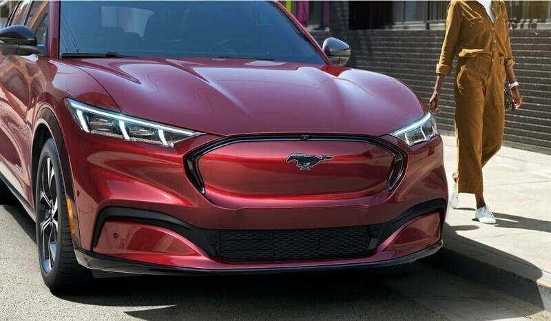 Новый массовый электромобиль Ford Mustang Mach-E