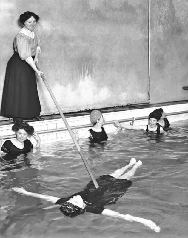 Уроки плавания. Торонто, Канада. 1908 год.