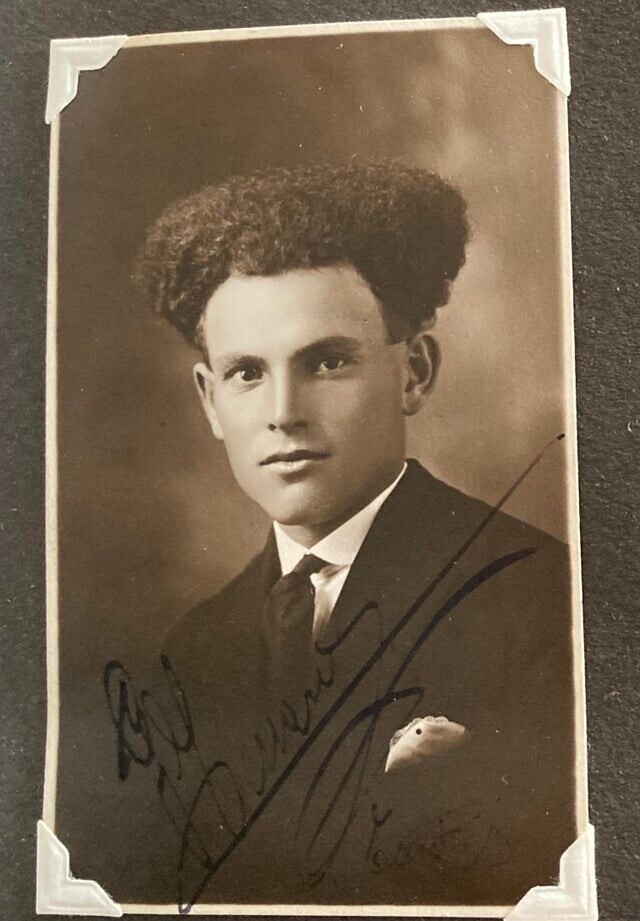 "Дядя моей 90-летней матери из Италии. Фото 1920-х годов"