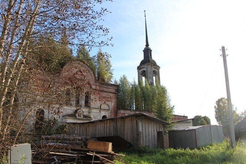 Старинные деревни Ярославской области. Некоуз и Станилово. Разрушенная церковь