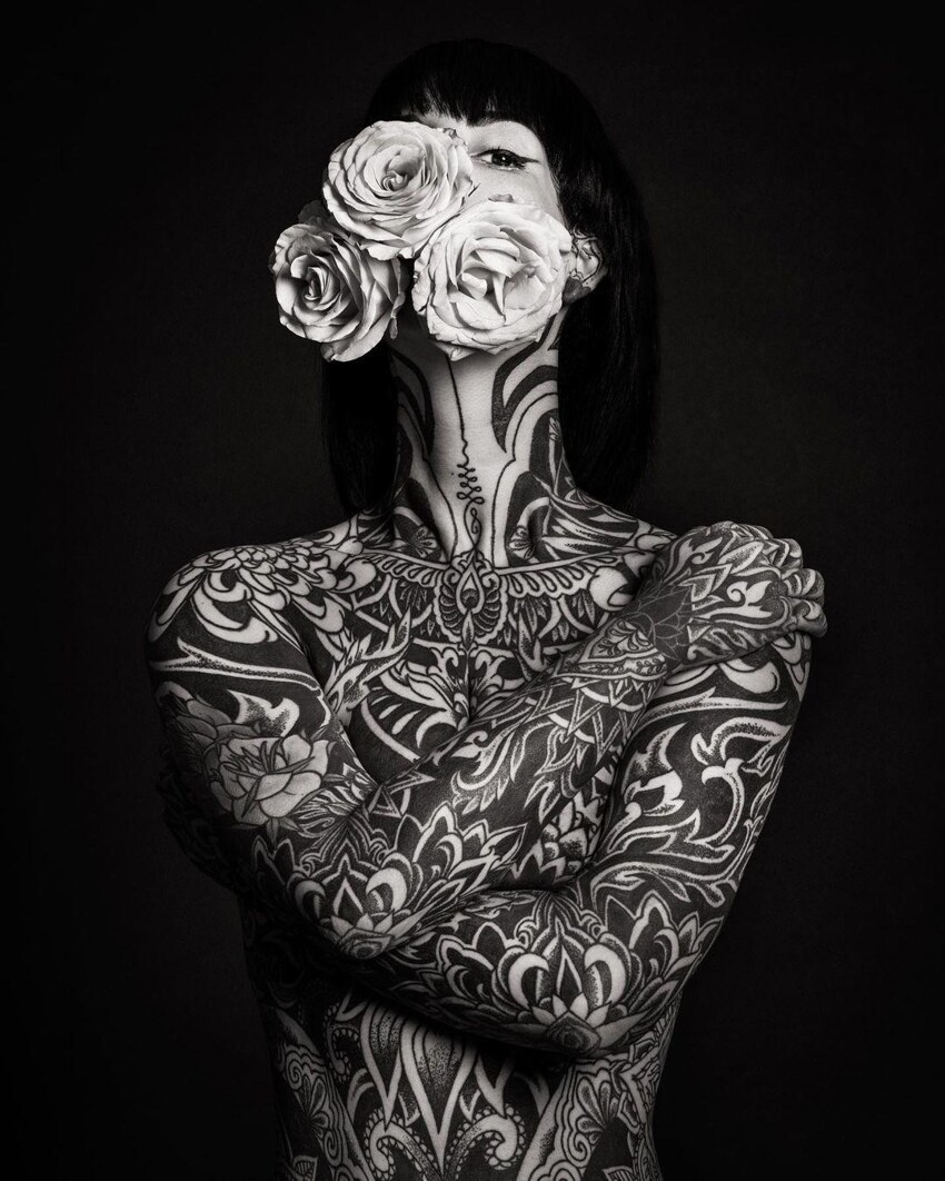 Чернильные истории: будоражащие снимки удивительных женщин и их татуировок