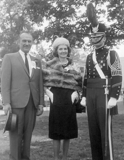 Дональд Трамп-студент военной академии с родителями, Cornwall-on-Hudson, NY,USA.1963...