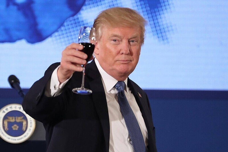 Почему Трамп не пьет спиртное