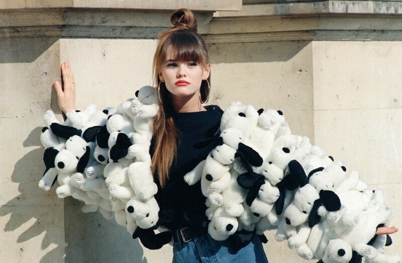 Французская певица Ванесса Паради в куртке Жана-Шарля де Кастельбажака, 1989 год.