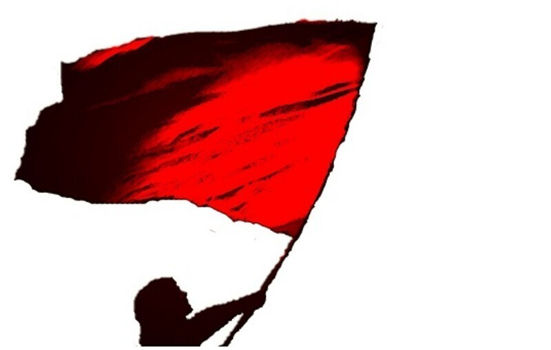 Красное знамя над городом Ригой