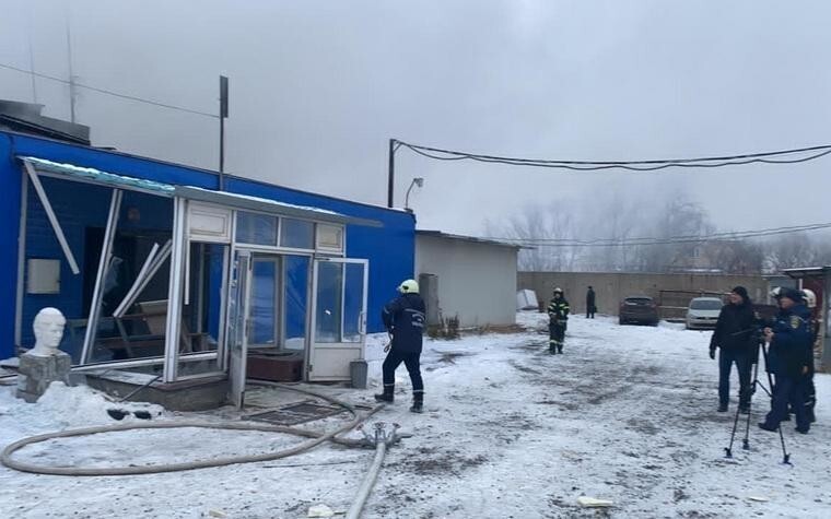 В Челябинске прогремел взрыв. Над городом дым, под завалами могли остаться люди