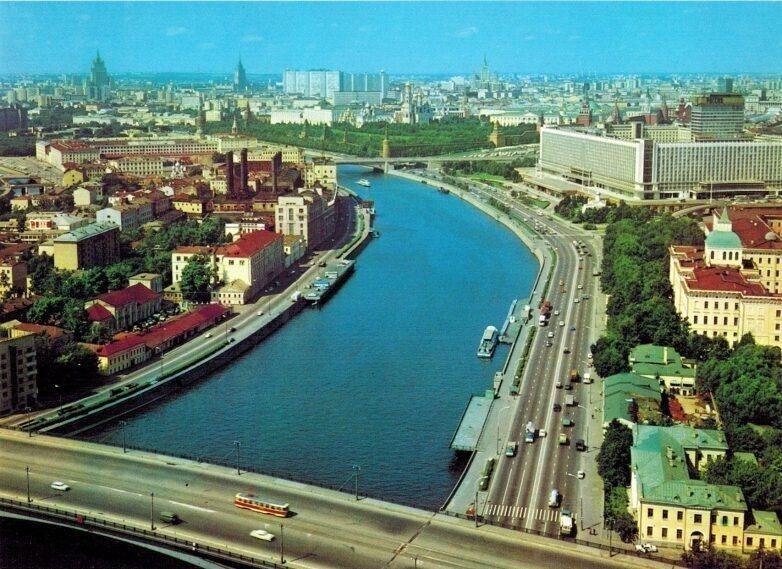Вид с высотки на Котельнической набережной в сторону Кремля, 1970–е годы, Москва