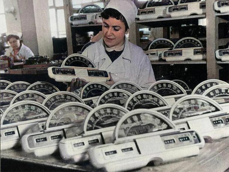 Производство панелей приборов для автомобилей Волга ГАЗ–21, 1960–е годы, Владимир