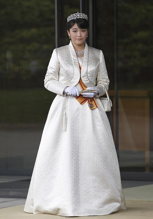 Японская принцесса всё ещё желает связать себя браком с простолюдином