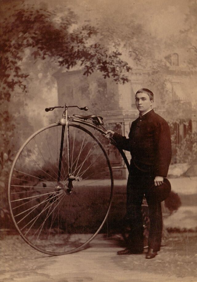 История велосипеда: Пенни-фартинг, или Высокое колесо