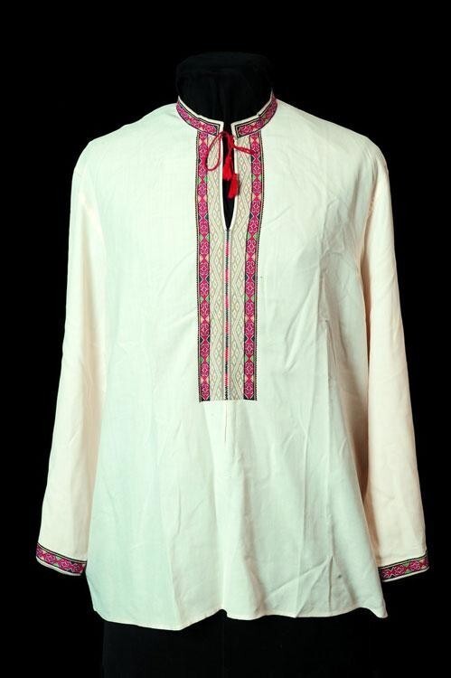 Любимая рубашка Н.С. Хрущева. Шелк, хлопчатобумажные нити, вышивка. 1950-е – начало 1960-х гг. ГИМ