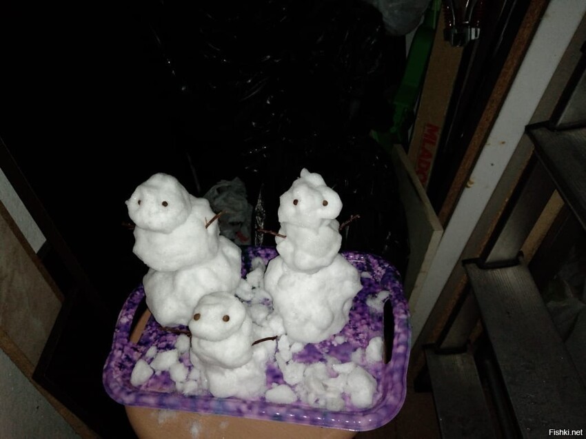 Вот вам домашних снеговиков в ленту )))) Кстати если долго на них смотреть - ...