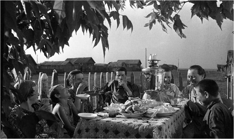 Завтрак в колхозе, 1938 год, Куйбышевская обл.