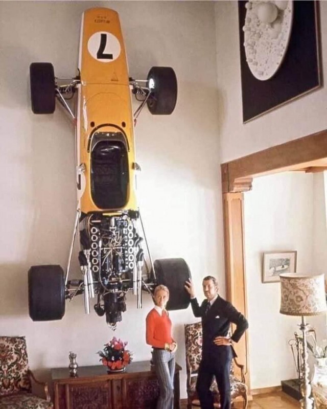 Вам когда-нибудь так нравилась ваша машина, что вы вешали ее на стену? Джо Боннье сделал. Он привёл McLaren M5A с двигателем BRM V12 до шестого места в Гран-при Италии 1968 года.