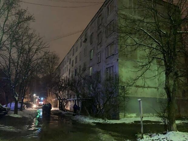 Во время пожара в Подмосковье 14-летняя девочка выбросила в окно сестру и выпрыгнула следом сама