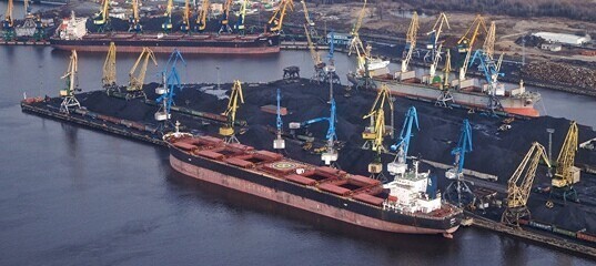 Железнодорожный транзит грузов через порты Латвии упал на 56% . Стоят шпроты на перроне... и у них - большое горе...
