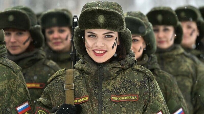 Женщины в армии. Что думаете?