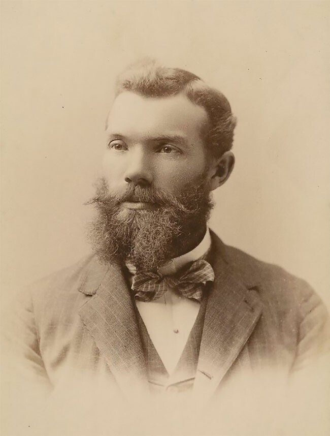 Усы, бороды и бакенбарды: мужская парикмахерская мода в викторианскую эпоху