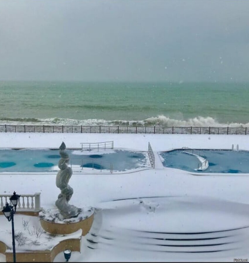 Евпаторию засыпало 