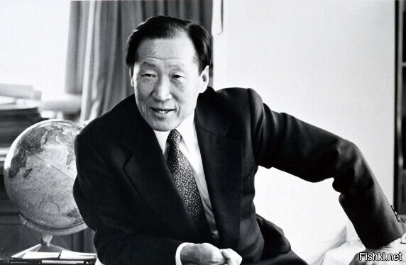 Чон Чжу Ён - основатель фирмы [мат], в момент основания фирма представляла со...