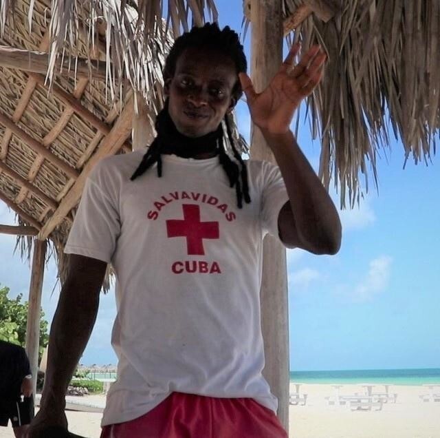 Кубинский спасатель ценой своей жизни спас четырех русских туристов