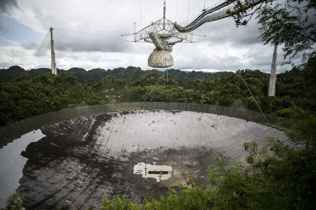 «Аресибо» — знаменитый радиотелескоп, построенный специально для поиска внеземной жизни