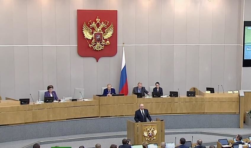 Путин анонсировал проект закона, который запретит чиновникам и депутатам  иметь двойное гражданство 