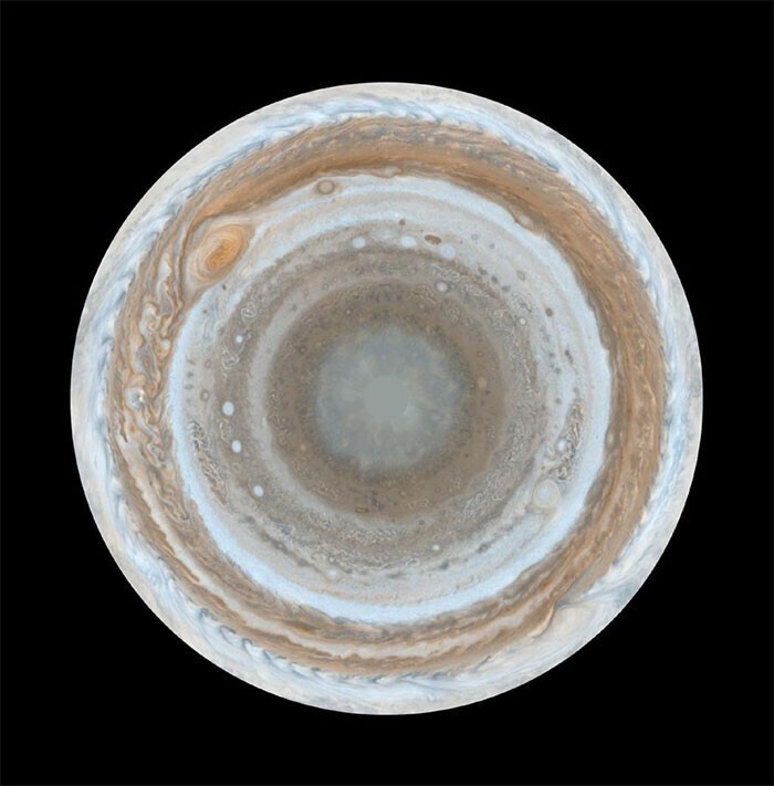 Вид Юпитера со стороны его южного полюса