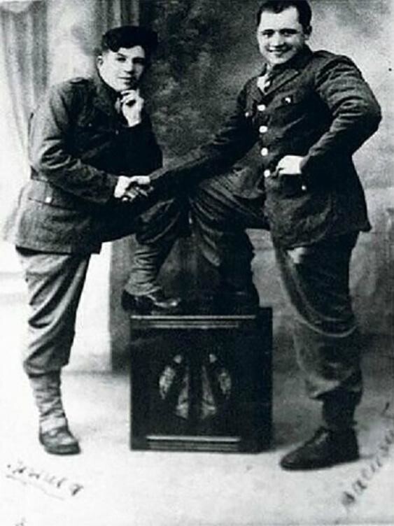 Фашистский пособник, французский партизан и советский герой-всё это один человек...лейтенант Василий Порик