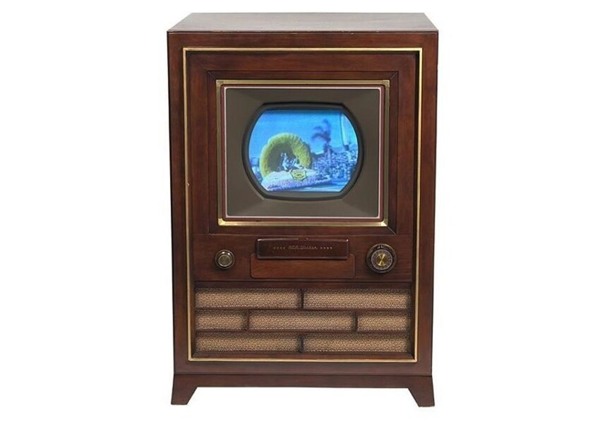 Первый советский цветной телевизор 1959 года, да еще и с плоским экраном
