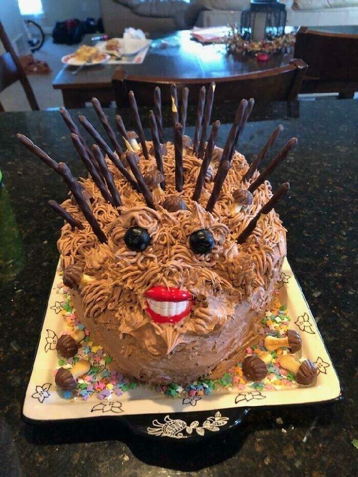 "Моя тетушка сделала торт "Дикобраз"