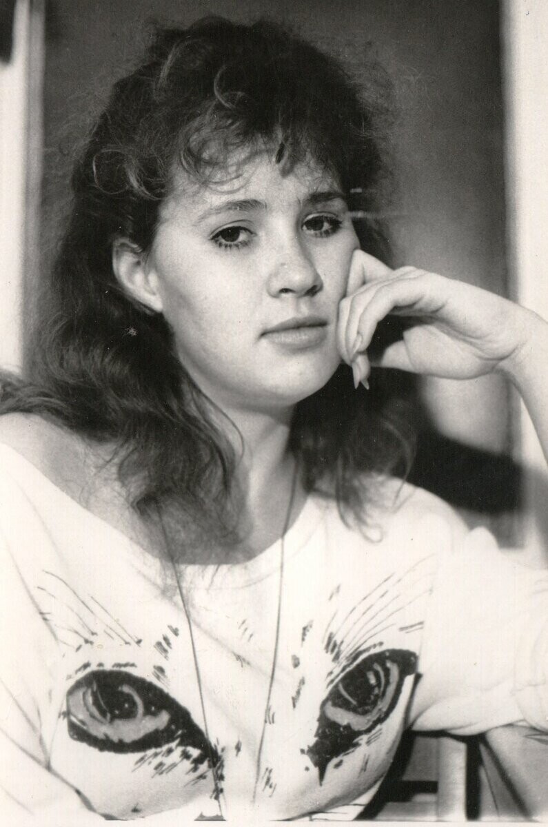 Я- воспитательница младшего отряда в "Орлёнке", мне 18 лет, 1989 год