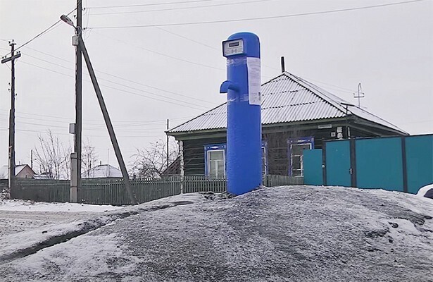 "Вода должна быть бесплатной": в поселке Шушенское расстреляли новую электронную колонку