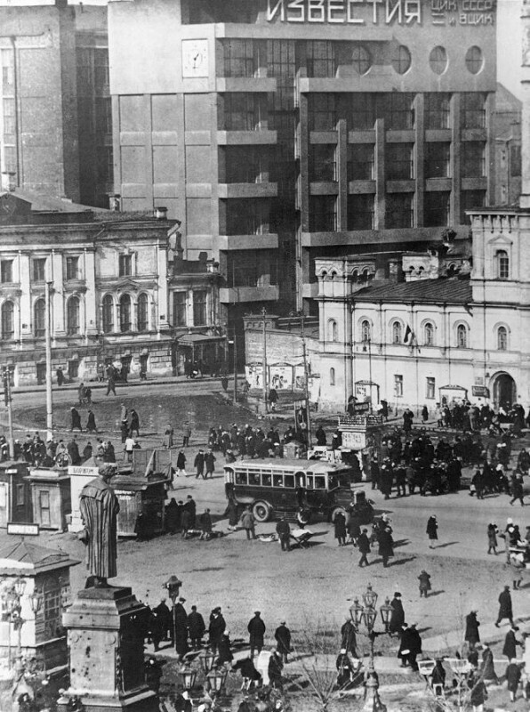 Страстная площадь в Москве (ныне Пушкинская площадь) 1930г.