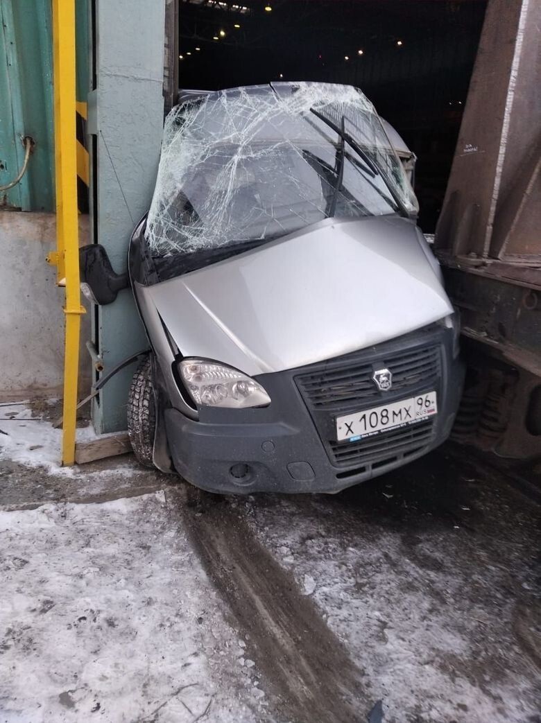 Инцидент произошел на Синарском трубном заводе (Трубная металлургическая компания) в Каменске-Уральском.