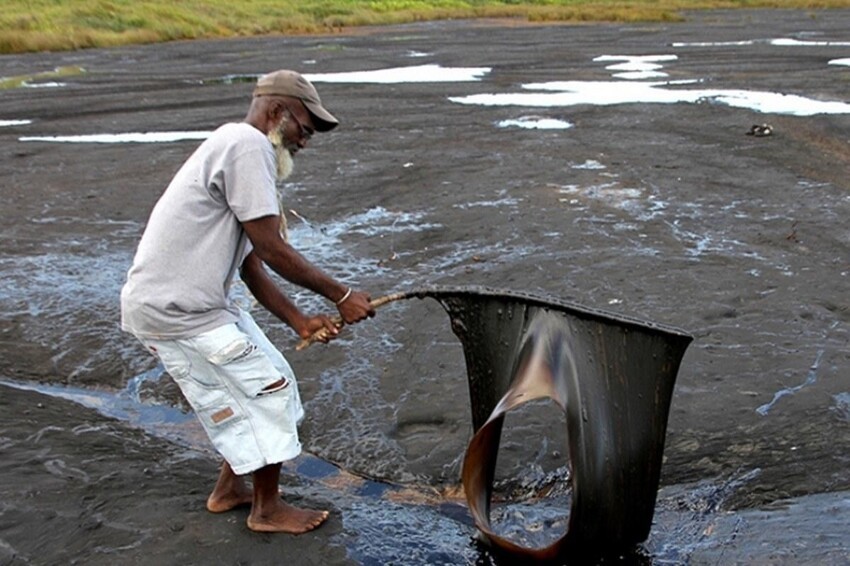 Как под землей залегает нефть