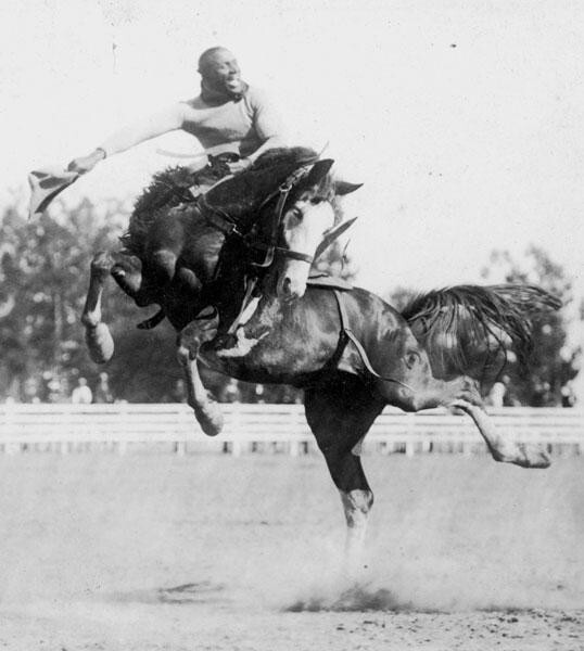 Джесси Шталь, примерно  1900 год. Легендарный черный ковбой, который был одним из величайших наездников  всех времен