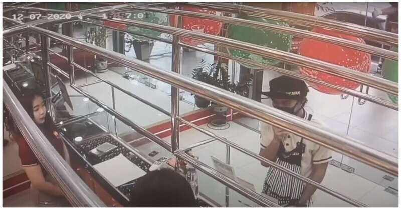 Побег запертого в ювелирном магазине грабителя попал на видео
