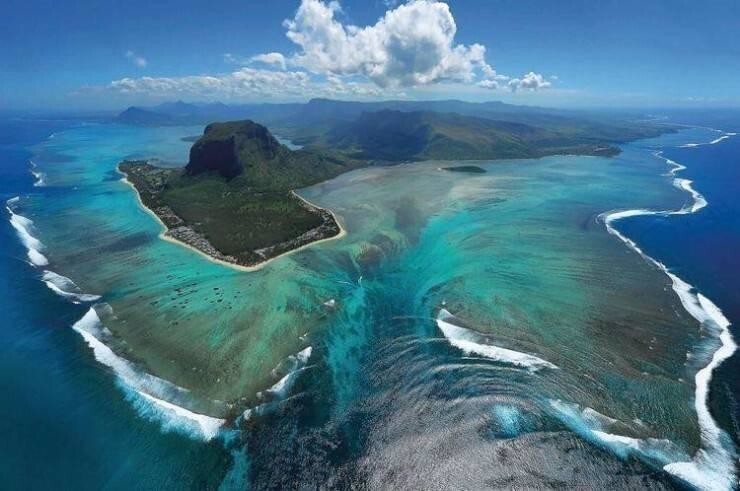 Подводный водопад, остров Маврикий