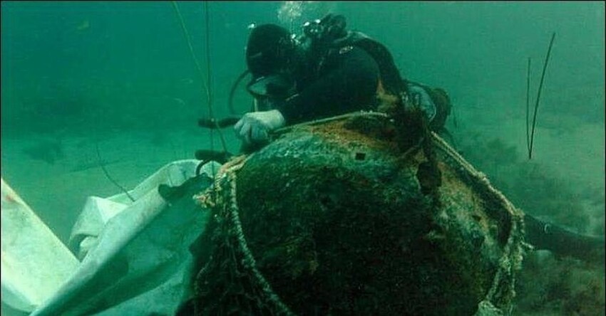 Крупная немецкая донная мина весом в тонну, обнаруженная 3 года назад всего в 300 метрах от берега в Севастополе