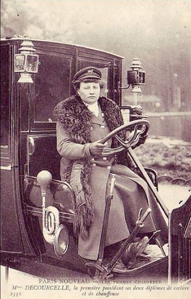 Мадам Декорсель. Первая женщина - таксист в Париже. 1909 год