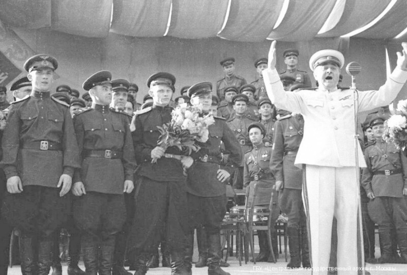 14 декабря 1943 года. Утвержден гимн СССР