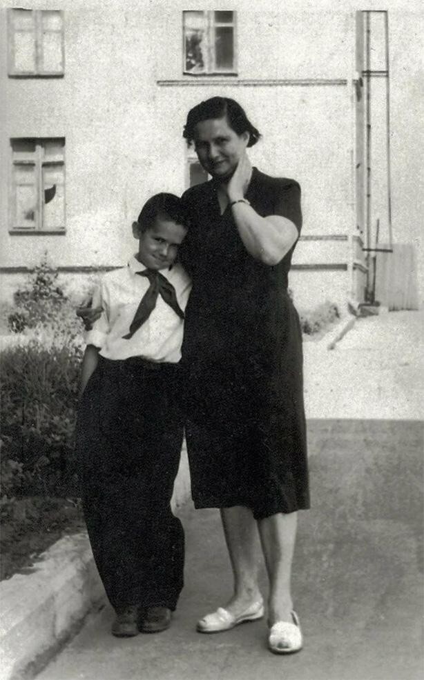 Стасик Садальский с мамой Ниной Васильевной.