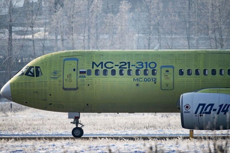 Новый российский самолет с новыми российскими двигателями