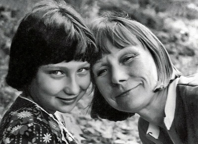 Елизавета Никищихина с дочерью Катей, 1980-е.