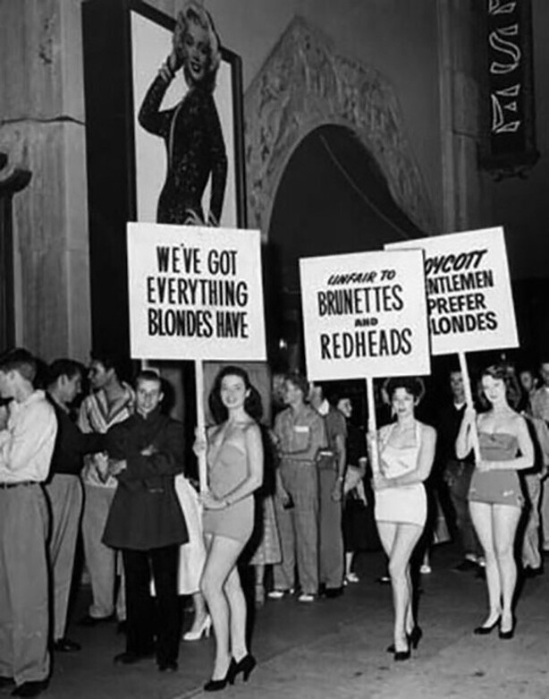 Брюнетки бойкотируют фильм "Джентльмены предпочитают блондинок", 1953 г.