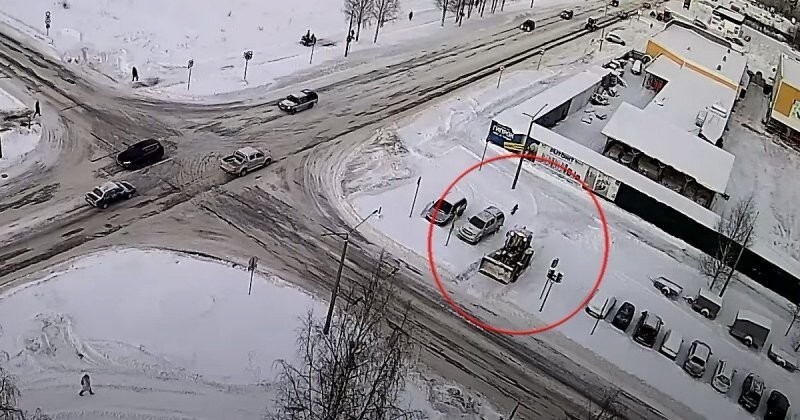 В Карелии 8-летняя девочка погибла под колесами снегоуборочной техники