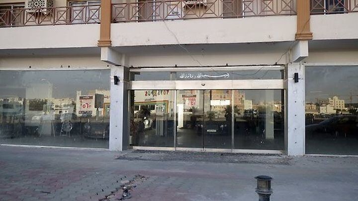 Заброшенный дилерский центр по продаже Bentley и Lamborghini в Катаре